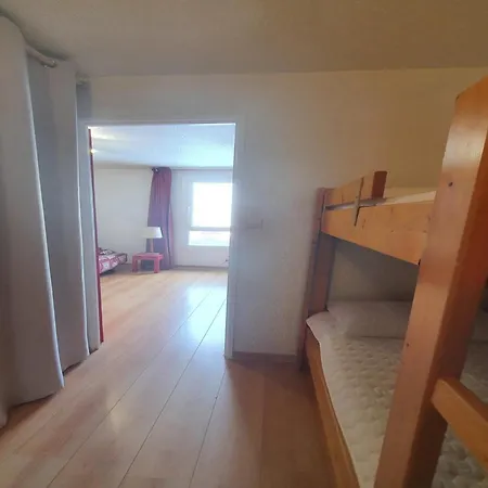 In For 4 Apartment *